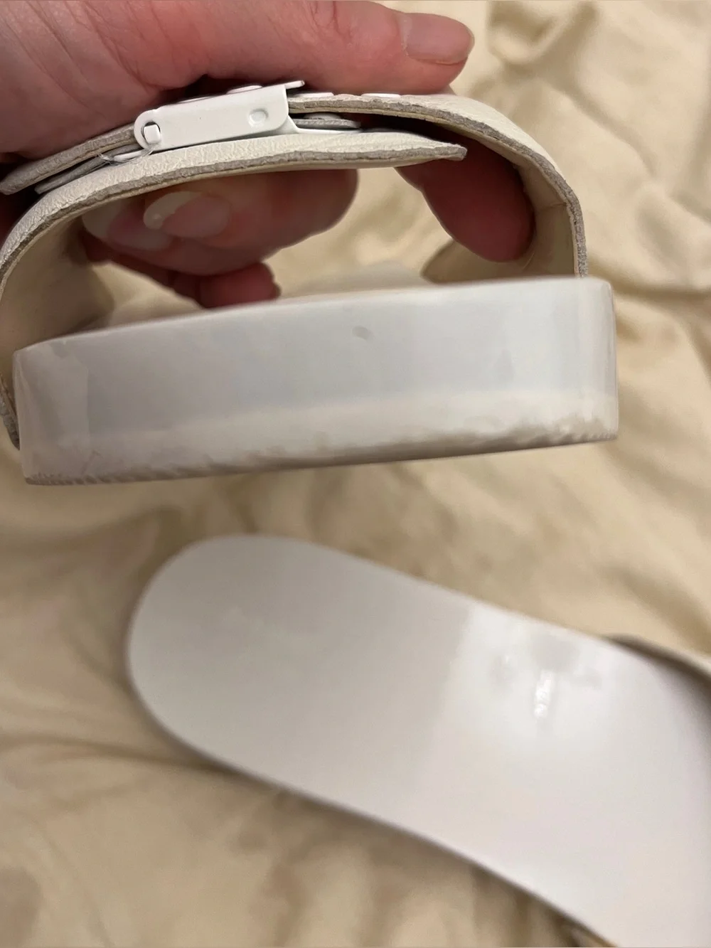 DR. SCHOLL’s white sandals 9